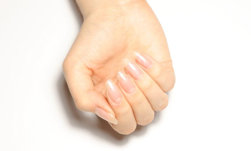 how to take care of nails naturally 